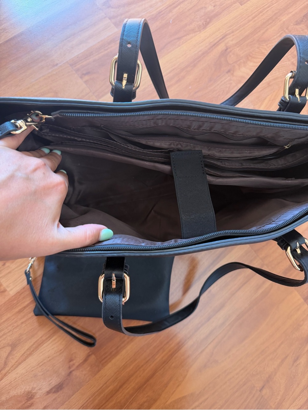 Classic Black Structured Tote Bag with Removable Pouch - Picture 6 of 6